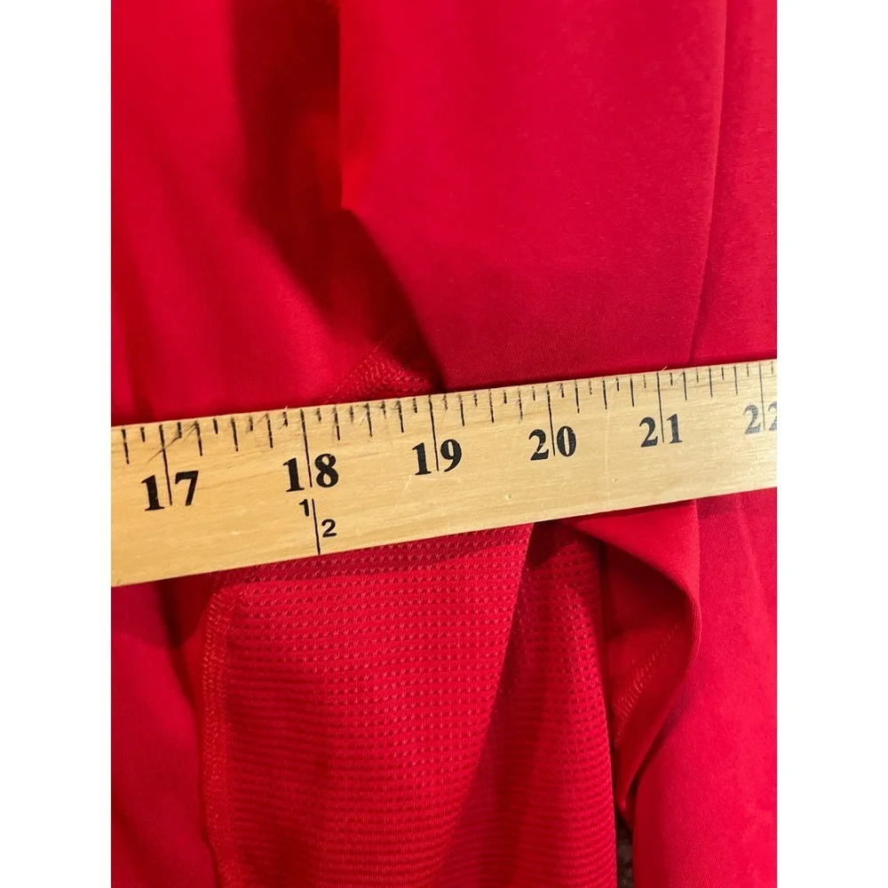 Under Armour  Shirt Mens XL Red   Loose  Athletic Training
